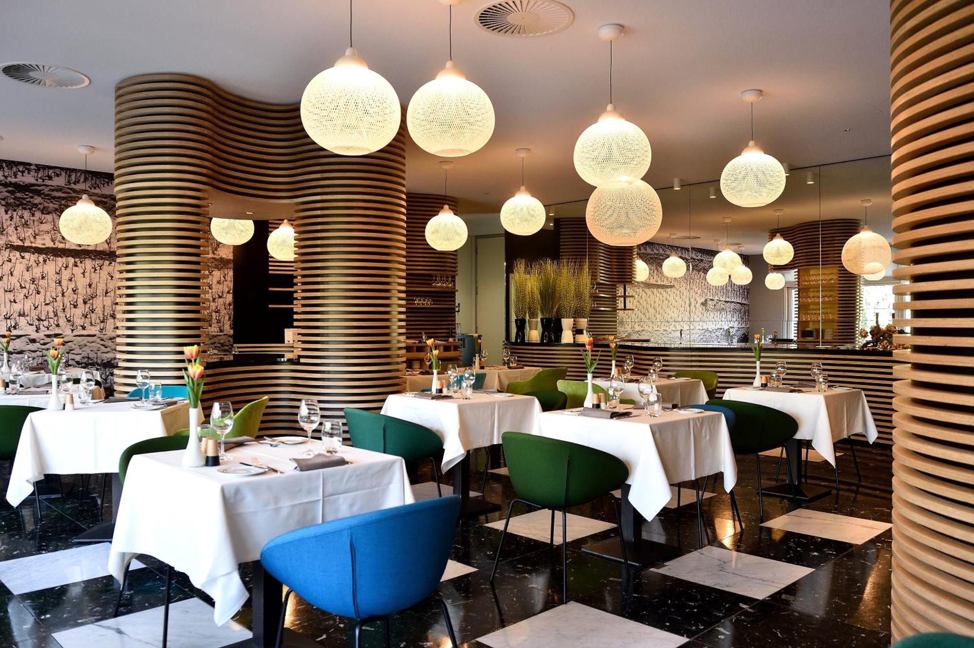 Hotel Vatel 4* Superior Martigny Bagian luar foto